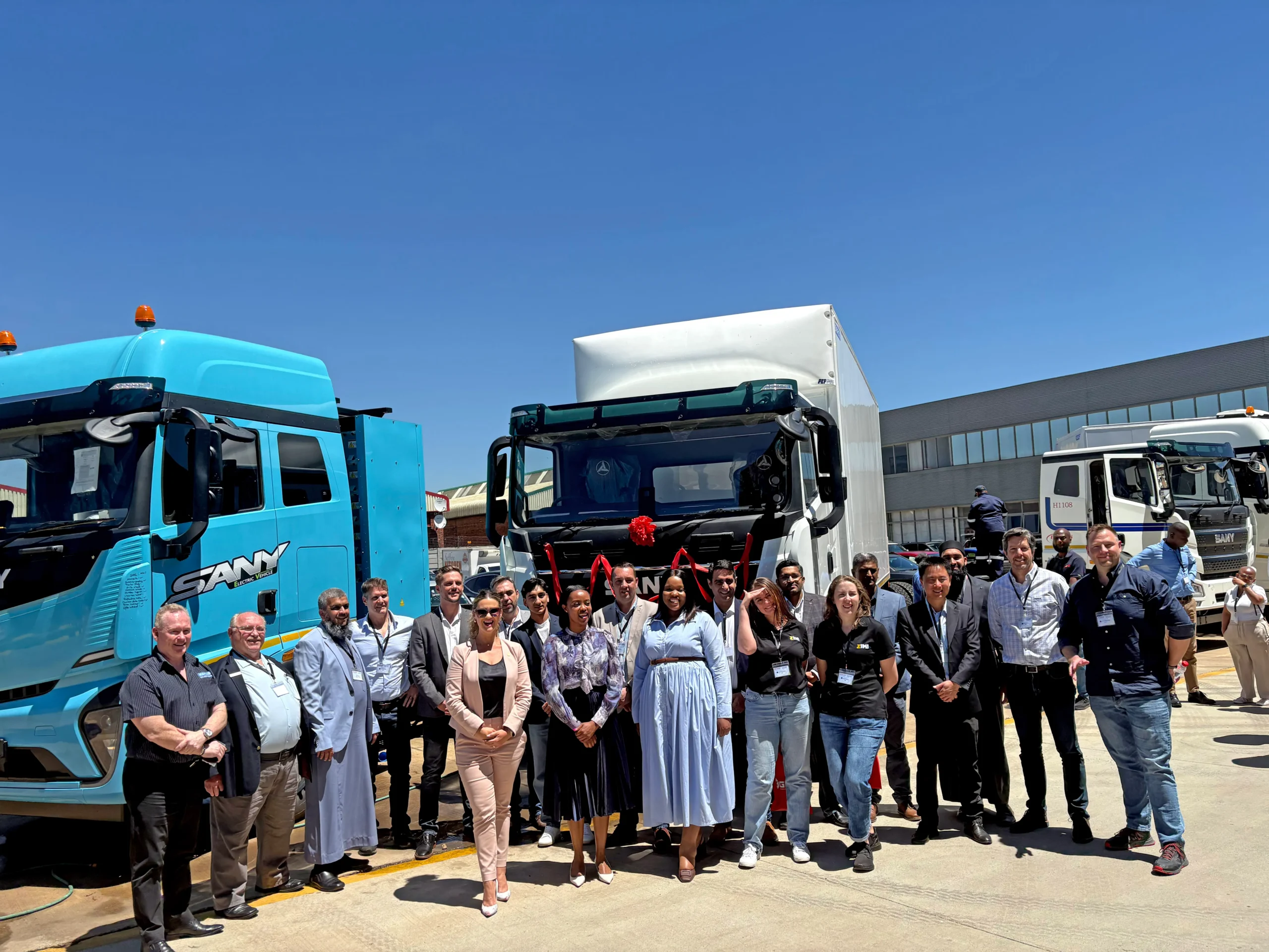 The handover event included representatives from Bakers SA, Clicks, SANY, Serco, Wesbank, Avis and various other service partners.