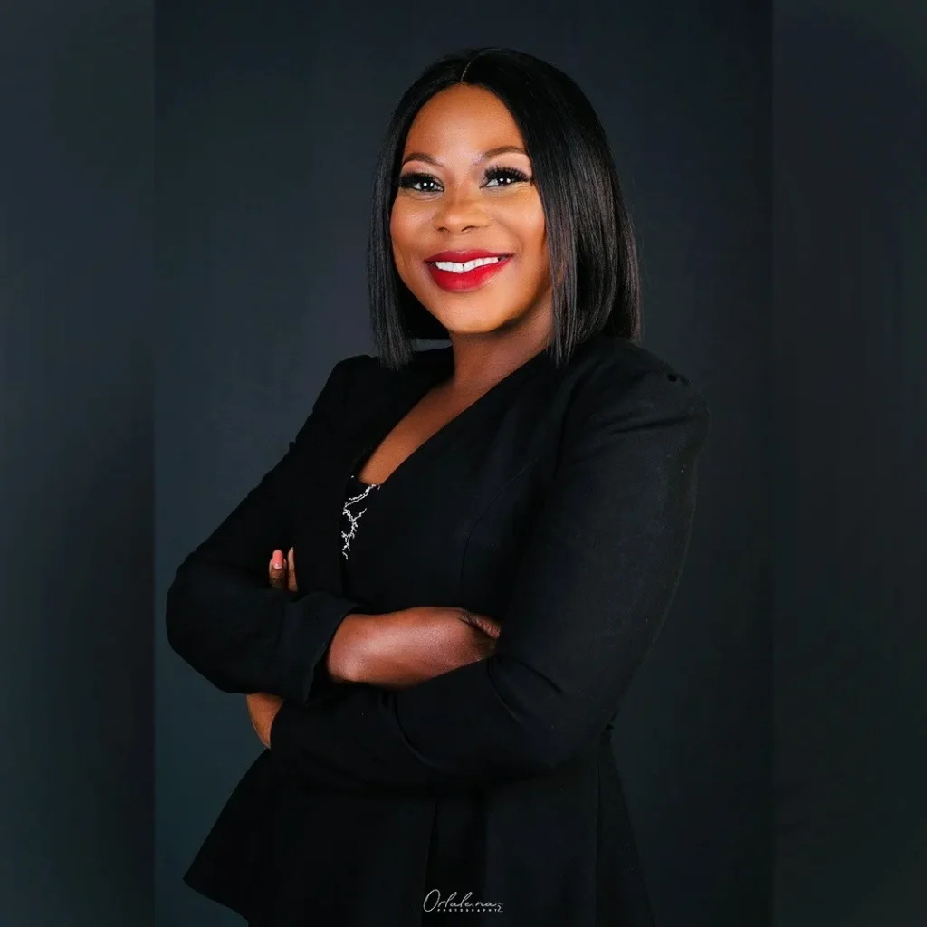 Portrait of Prisca Mayumbelo CMILT.